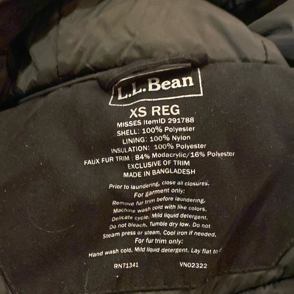 L.L Bean Women’s black jacket misses size xs - Picture 10 of 16